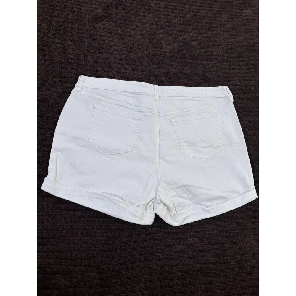 Torrid White Denim Shorts Women Size 20 Mid Rise Vintage Stretch Cuff